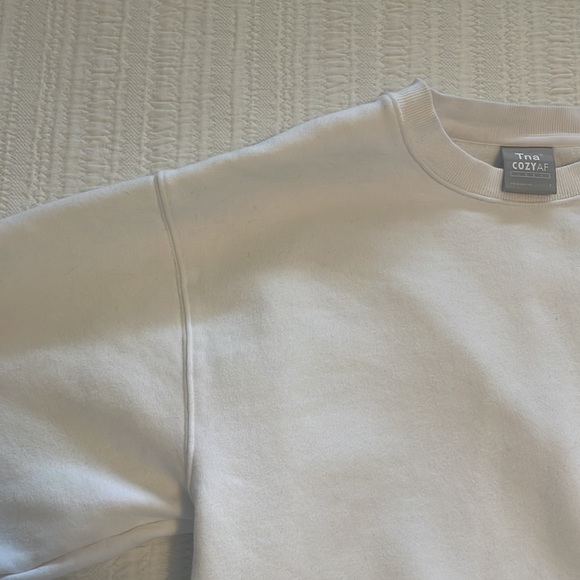 TNA white cozy crewneck - Picture 2 of 3